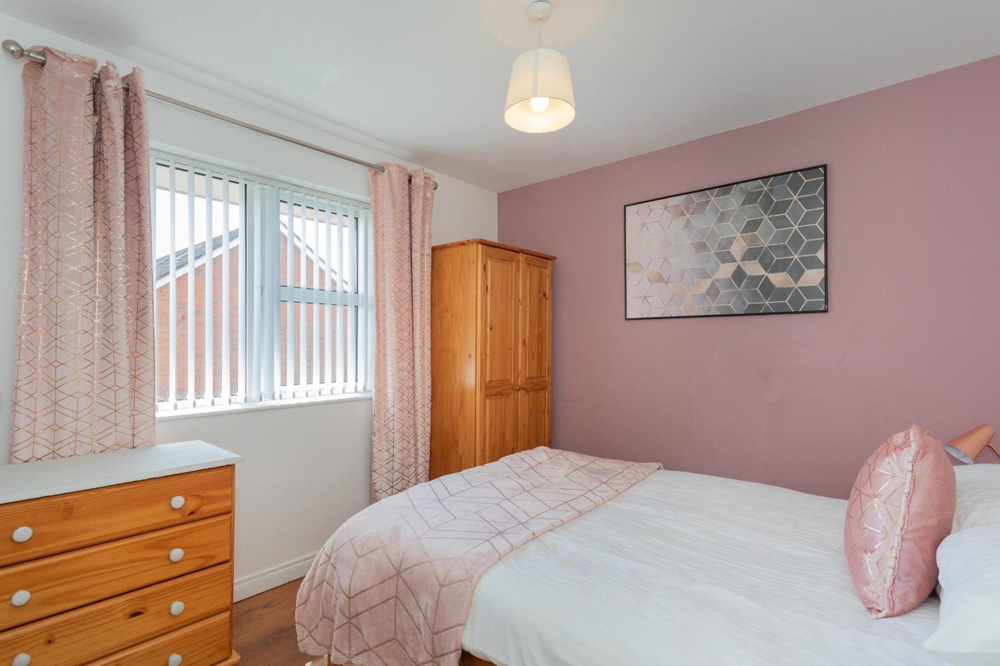 Ardenlee - Stylish 3 Bed Apt Close To City, Parking And Wifi Belfast Exterior photo