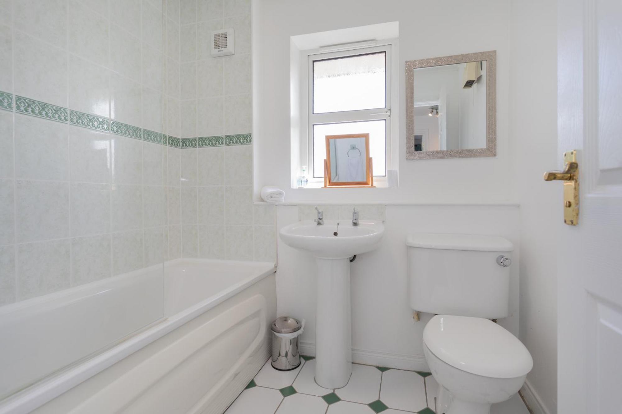 Ardenlee - Stylish 3 Bed Apt Close To City, Parking And Wifi Belfast Exterior photo